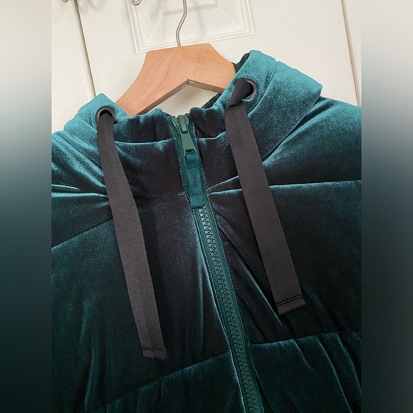 Emerald Green Puffy Jacket - Picture 6 of 7